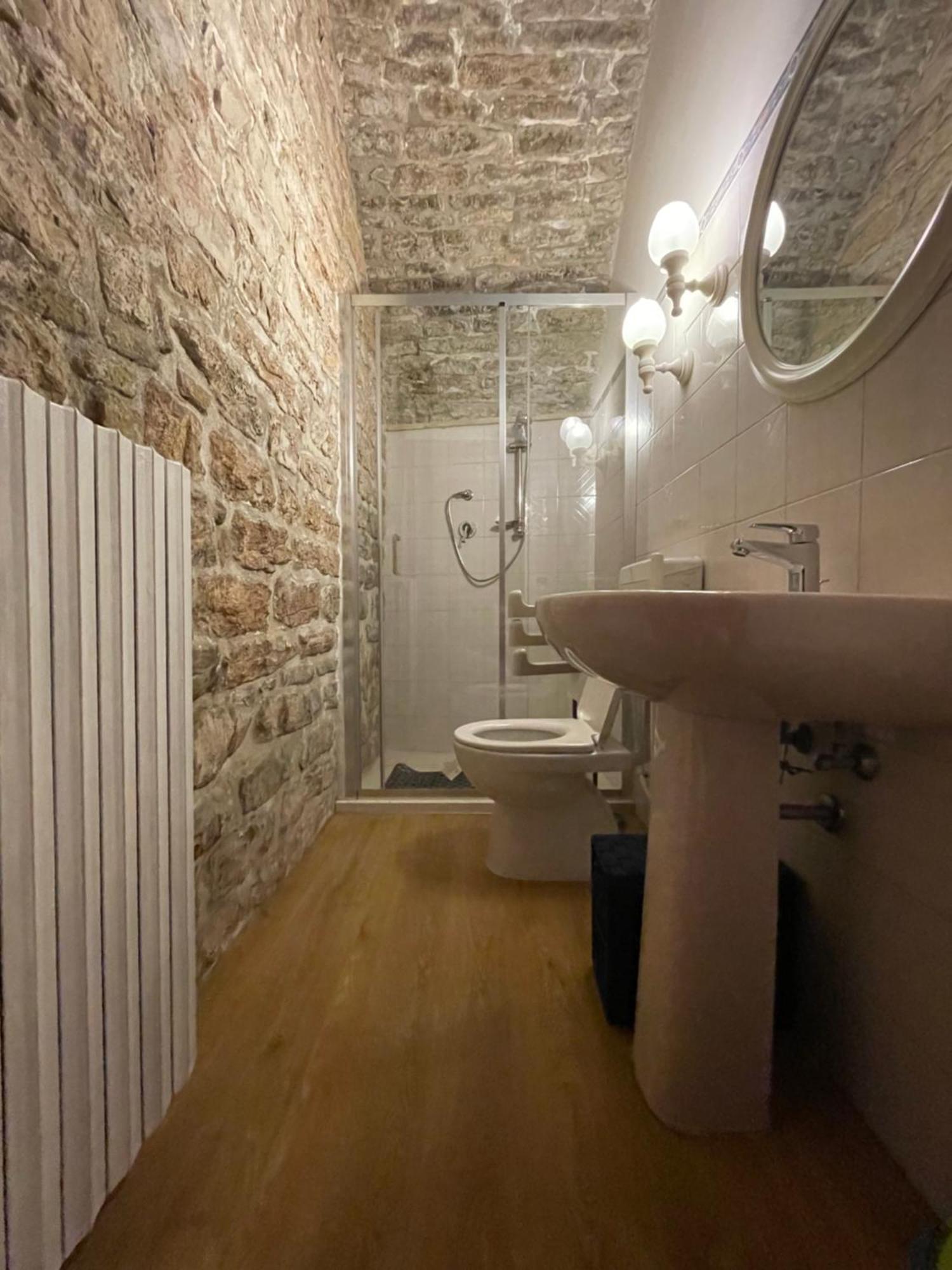 Апартаменты Happy House - Porta San Giacomo Ассизи Экстерьер фото